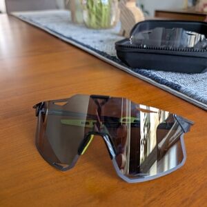 100% HYPERCRAFT Cycling Glasses with additional Photochromic Lens